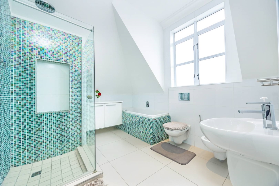 7 Bedroom Property for Sale in Flamingo Vlei Western Cape